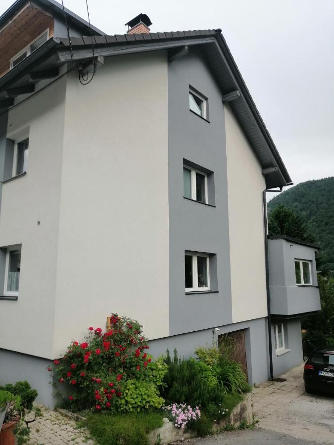 Apartma Zeus Йесенице Екстериор снимка